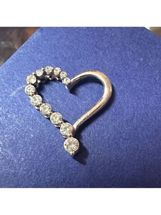 Jewelry - Vintage 14 Karat White Gold Diamond Heart Pendant